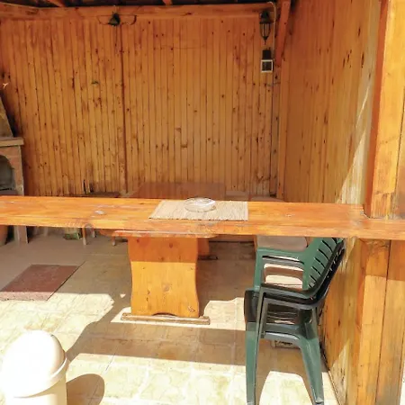 Six-bedroom Holiday In Hébergement de vacances