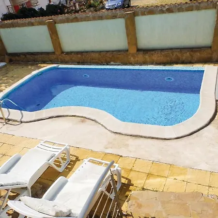 Six-bedroom Holiday In