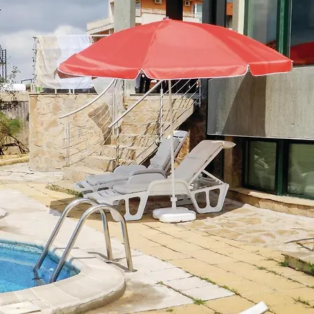 Six-bedroom Holiday In Hébergement de vacances *
