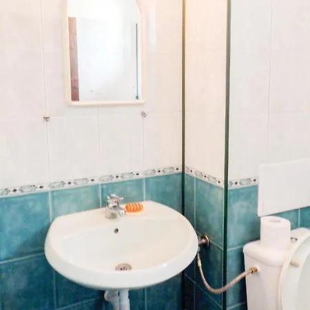Six-bedroom Holiday In Hébergement de vacances Sveti Vlas
